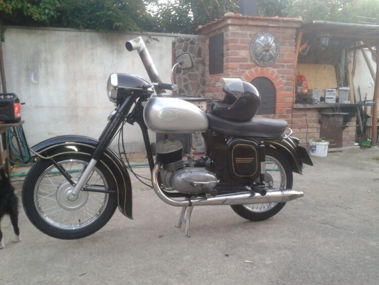 ČZ 125 typ 453 z roku 1961 – První ladění motoru [1]