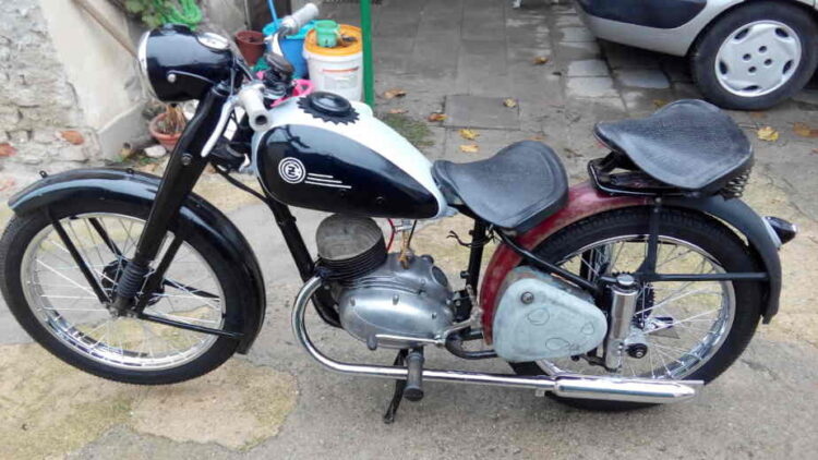 ČZ 150 C z roku 1951 – Spasováno 1