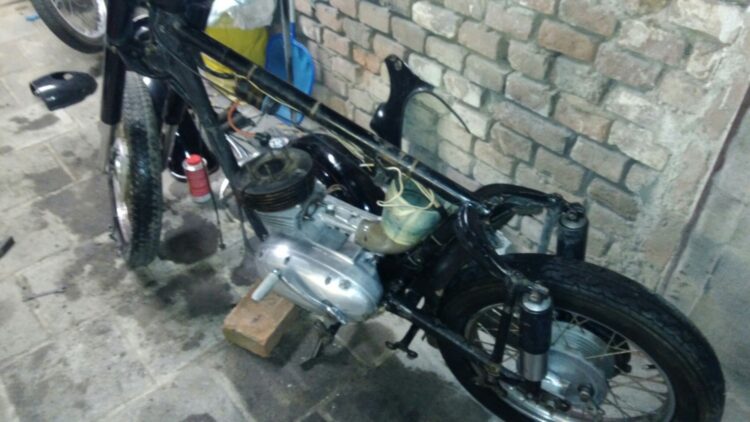 ČZ 125 typ 453 z roku 1961 – Rozebírání 10