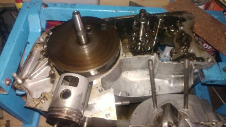 ČZ 125 typ 453 z roku 1961 – Rozebírání motoru 5