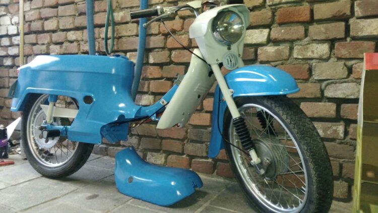 Jawa 50 typ 20 z roku 1978 – Skládání rámu 4
