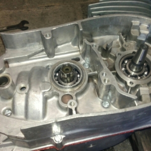 ČZ 125 typ 453 z roku 1961 - Skládání motoru 53 ČZ 125 typ 453 z roku 1961 - Skládání motoru 48