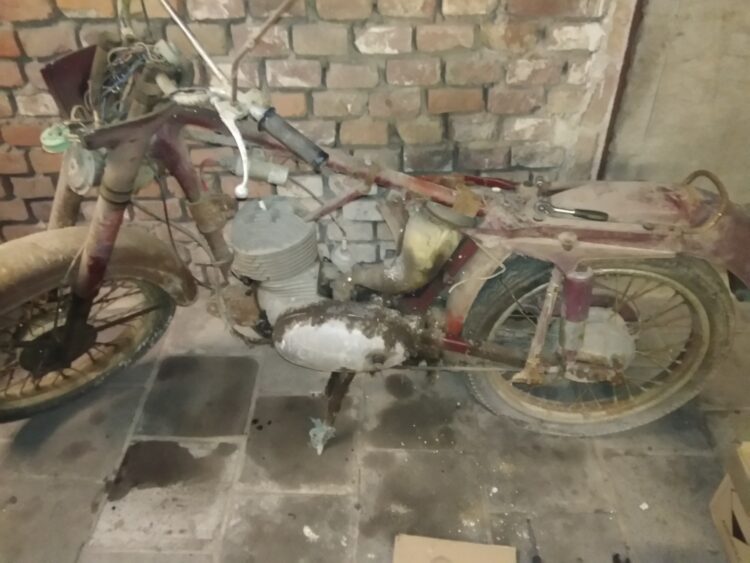 ČZ 175 typ 470 z roku 1968 – Rozebírání 11