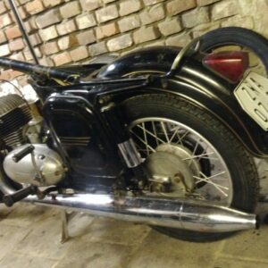 ČZ 125 typ 453 z roku 1961 – Skládání rámu 4