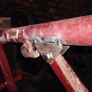 ČZ 175 typ 470 z roku 1968 – Práce na rámu 21