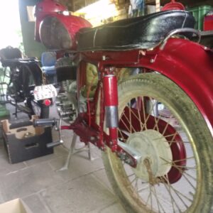 ČZ 175 typ 470 z roku 1968 – Skládání rámu 24