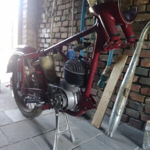 ČZ 175 typ 470 z roku 1968 – Skládání rámu 6