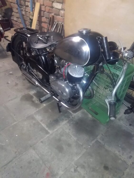 ČZ 125 T z roku 1948 – Špatná ovladatelnost motocyklu 10