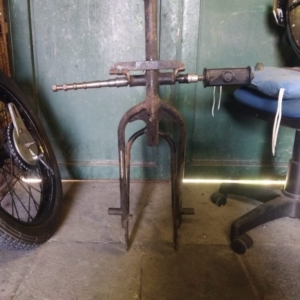 ČZ 125 T z roku 1948 - Práce na rámu 57 ČZ 125 T z roku 1948