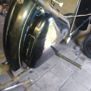 ČZ 125 T z roku 1948 - Práce na rámu 74 ČZ 125 T z roku 1948