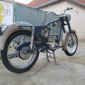 ČZ 175 typ 477 z roku 1970 – Skládání rámu 25