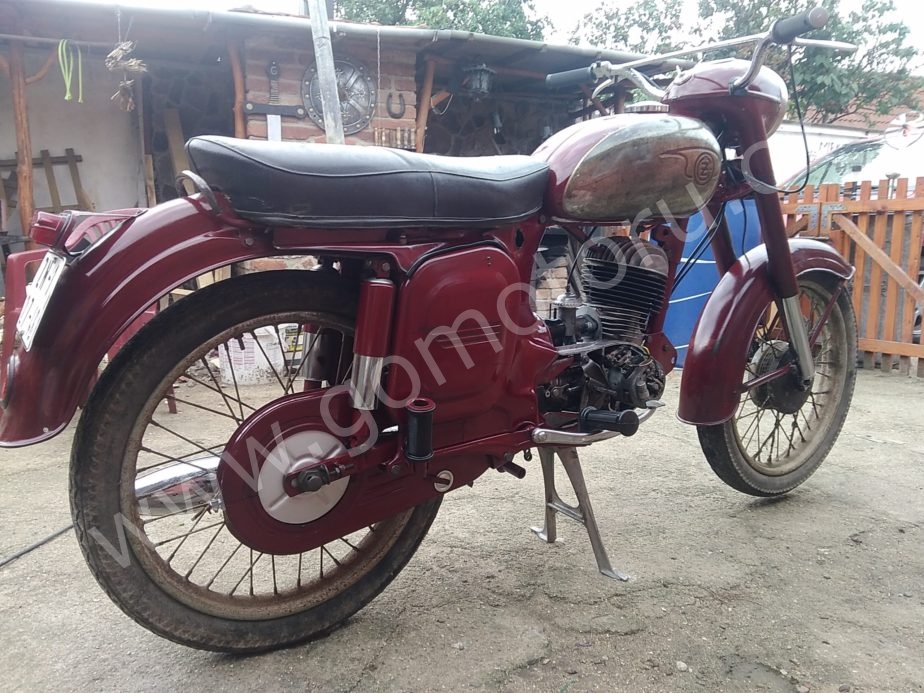 ČZ 175 typ 470 z roku 1968 - Skládání rámu - pokračování 1 ČZ 175 typ 470 z roku 1968