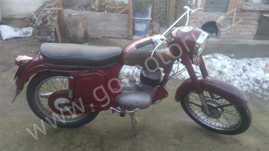 ČZ 175 typ 470 z roku 1968 - Oprava nádrže 1 ČZ 175 typ 470 z roku 1968