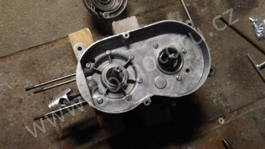 Babetta 210 z roku 1985 - Oprava motoru 2 Babetta 210 z roku 1985