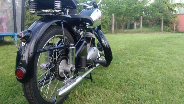 ČZ 150 C z roku 1951 – Rok po dokončené renovaci 4