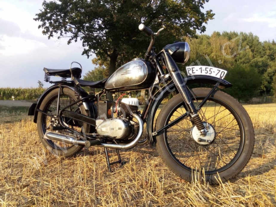 ČZ 125 T z roku 1948 - Druhá projížďka 133 ČZ 125 T z roku 1948 - Druhá projížďka 25