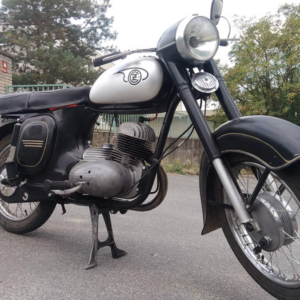 ČZ 125 typ 453 z roku 1961 - Srpnová projížďka 85 ČZ 125 typ 453 z roku 1961 - Srpnová projížďka 85