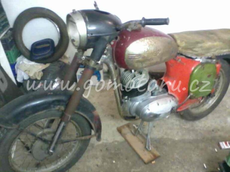 ČZ 125 typ 453 z roku 1961 - Původní stav 3 ČZ 125 typ 453 z roku 1961 - Původní stav 3