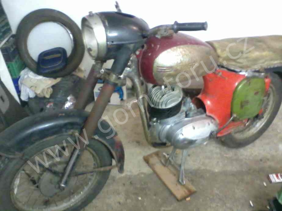 ČZ 125 typ 453 z roku 1961 - Původní stav 2 ČZ 125 typ 453 z roku 1961 - Původní stav 2