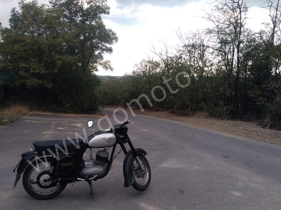 ČZ 125 typ 453 z roku 1961 - Jízda 82 ČZ 125 typ 453 z roku 1961 - Jízda 82