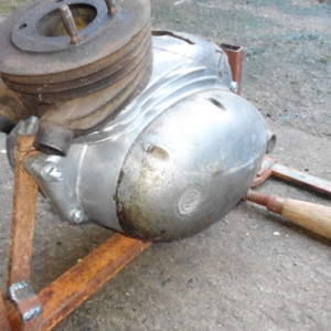 Otočný držák na opravy motorů - malá kývačka 13 Otočný držák na opravy motorů - malá kývačka 13