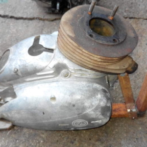 Otočný držák na opravy motorů - malá kývačka 16 Otočný držák na opravy motorů - malá kývačka 16