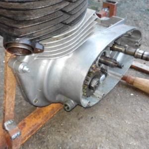 Otočný držák na opravy motorů - malá kývačka 21 Otočný držák na opravy motorů - malá kývačka 21