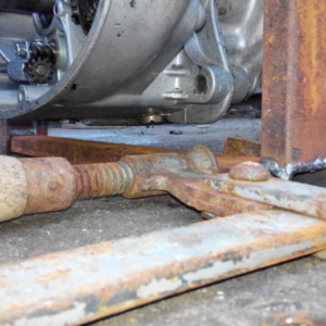 Otočný držák na opravy motorů - malá kývačka 27 Otočný držák na opravy motorů - malá kývačka 27