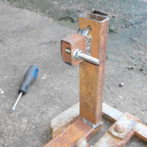 Otočný držák na opravy motorů - malá kývačka 11 Otočný držák na opravy motorů - malá kývačka 11