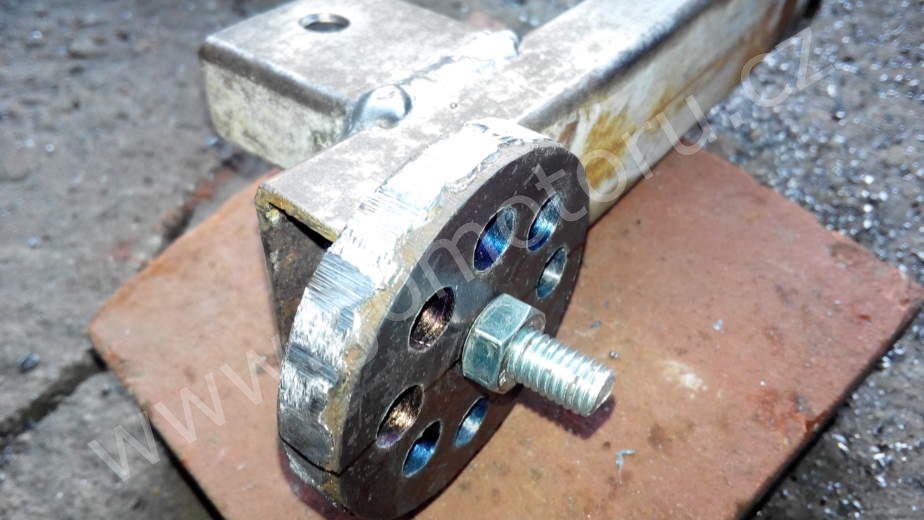 Otočný držák na opravy motorů - malá kývačka 2 Otočný držák na opravy motorů - malá kývačka 2