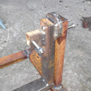 Otočný držák na opravy motorů - malá kývačka 47 Otočný držák na opravy motorů - malá kývačka 47