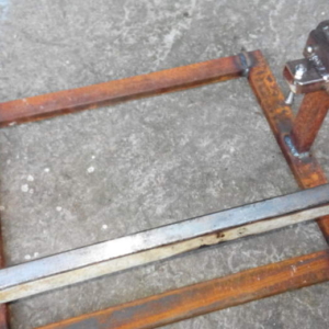 Otočný držák na opravy motorů - malá kývačka 49 Otočný držák na opravy motorů - malá kývačka 49