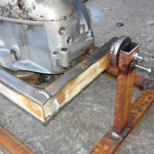 Otočný držák na opravy motorů - malá kývačka 66 Otočný držák na opravy motorů - malá kývačka 66