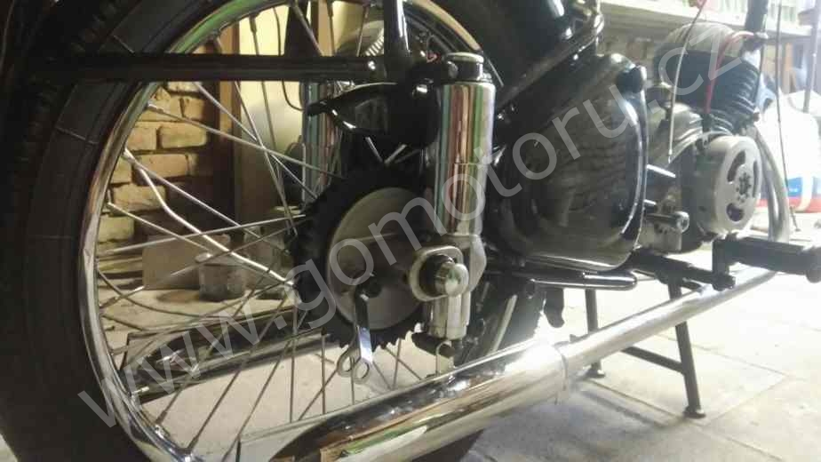 ČZ 150 C z roku 1951 - Skládání 127 ČZ 150 C z roku 1951 - Skládání 127