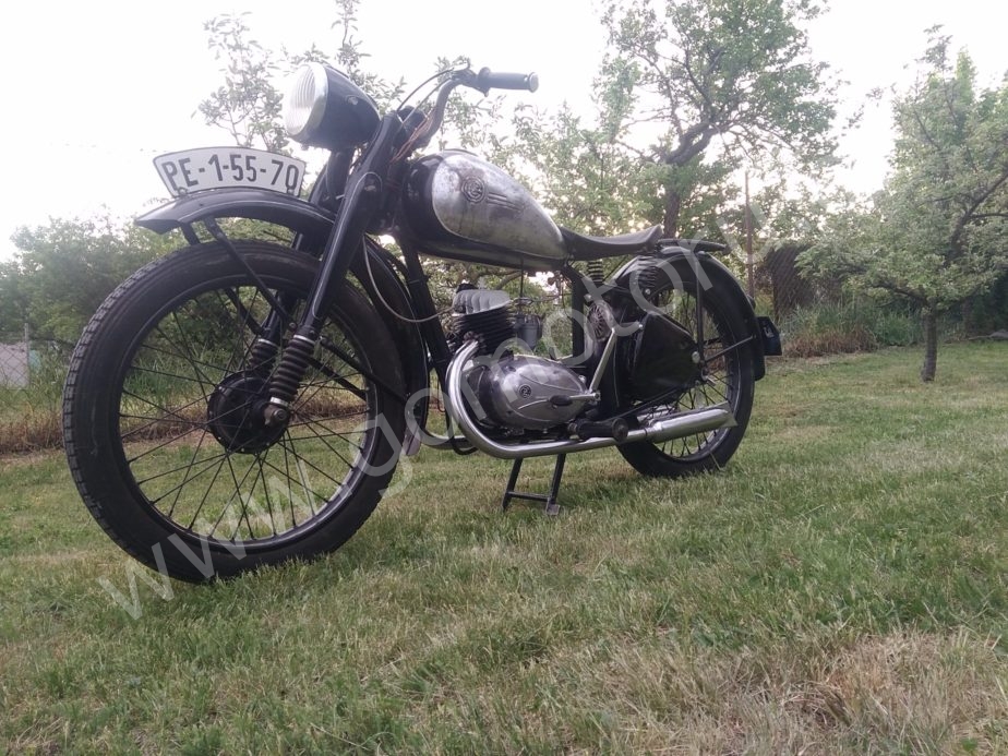 ČZ 125 T z roku 1948 - Původní stav 2 ČZ 125 T z roku 1948