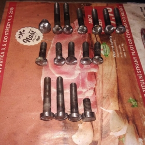 ČZ 125 T z roku 1948 - Oprava původních šroubů motoru 94 ČZ 125 T z roku 1948