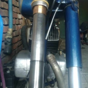 ČZ 175 typ 477 z roku 1970 - Výměna gufer matic přední vidlice 386 ČZ 175 typ 477 z roku 1970