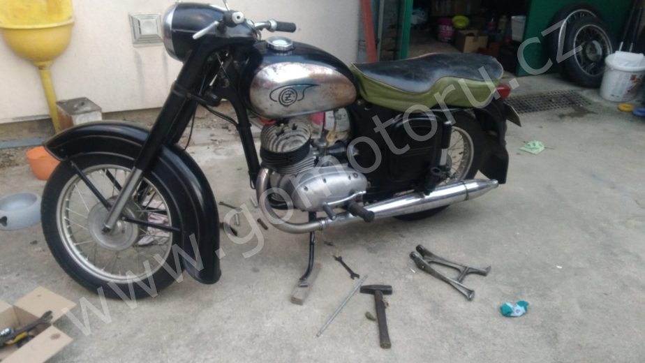 ČZ 125 typ 453 z roku 1961 - Stojan 9 ČZ 125 typ 453 z roku 1961