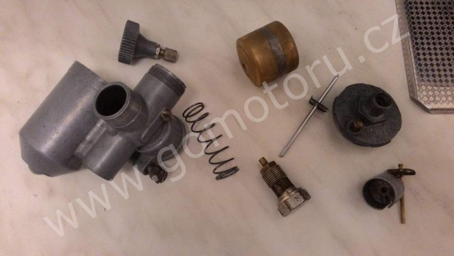 ČZ 125 T z roku 1948 - Ultrazvukové čištění karburátoru 111 ČZ 125 T z roku 1948 - Ultrazvukové čištění karburátoru 12