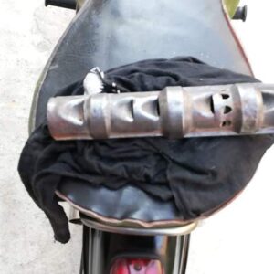 ČZ 125 typ 453 z roku 1961 – Čištění výfuku 1