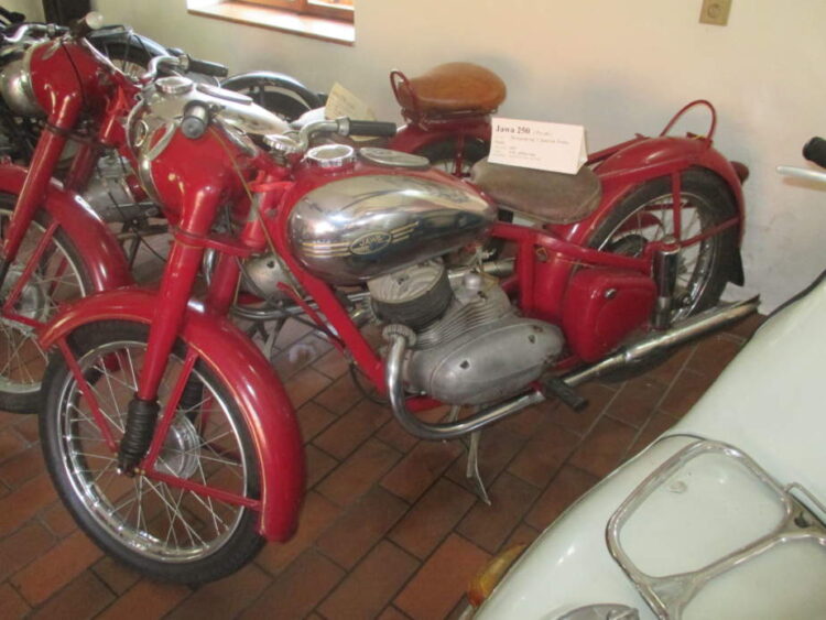 Muzeum Motocyklů – Lesná 13