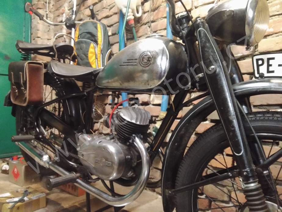 ČZ 125 T z roku 1948 - Údržba po 1000 km 161 ČZ 125 T z roku 1948 - Údržba po 1000 km 53