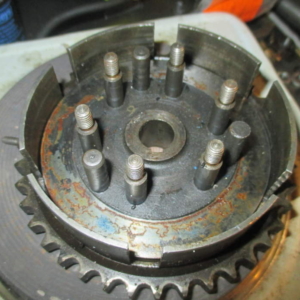 ČZ 125 T z roku 1948 - Spojkový koš 19 ČZ 125 T z roku 1948 - Spojkový koš 19