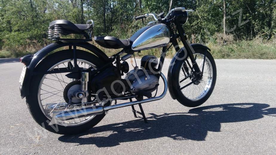 ČZ 150 C z roku 1951 - První projížďka 156 ČZ 150 C z roku 1951 - První projížďka 156