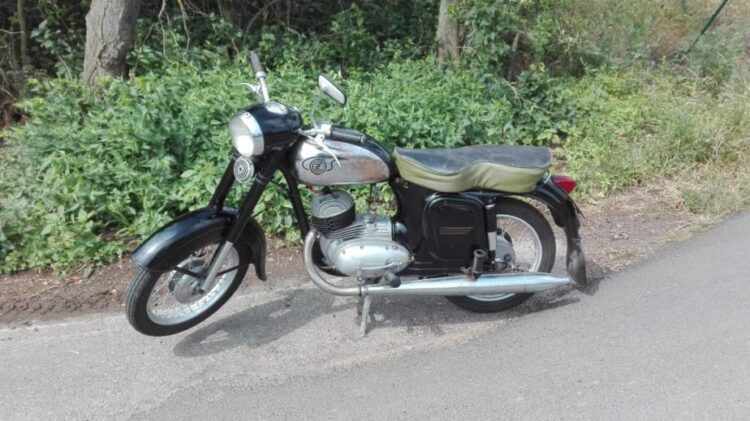 ČZ 125 typ 453 z roku 1961 – První projížďka 1