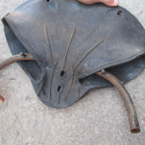 ČZ 150 C z roku 1951 - Výměna gumového potahu sedla 78 ČZ 150 C z roku 1951 - Výměna gumového potahu sedla 78