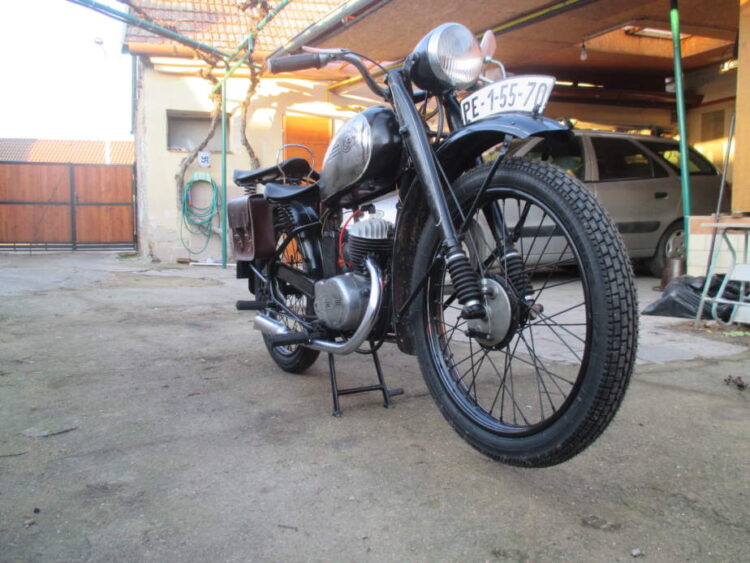 ČZ 125 T z roku 1948 – Kožené brašny 2