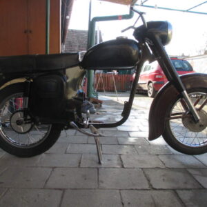 ČZ 250 typ 455 z roku 1961 – Spasování rámu 6