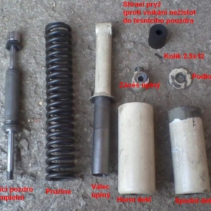 Jawa 50 - Skládání zadních tlumičů 4 Jawa 50 - Skládání zadních tlumičů 4