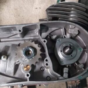 ČZ 250 typ 455 z roku 1961 – Skládání motoru 10